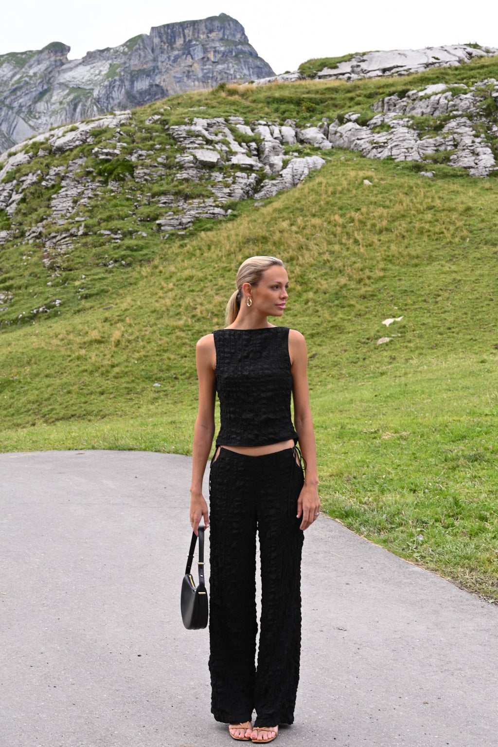 Tatum Bubble Tie Vest — Black (Reversible)