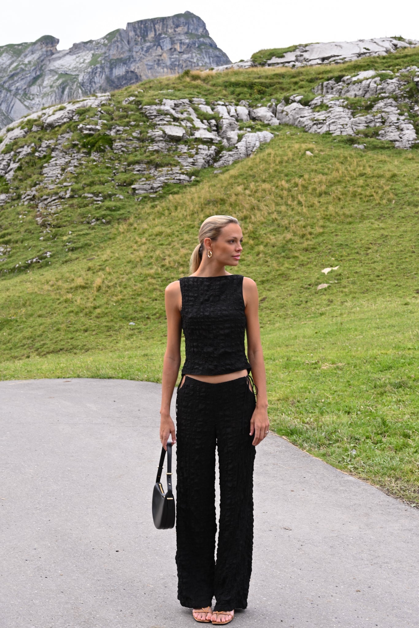 Tatum Bubble Tie Vest — Black (Reversible)